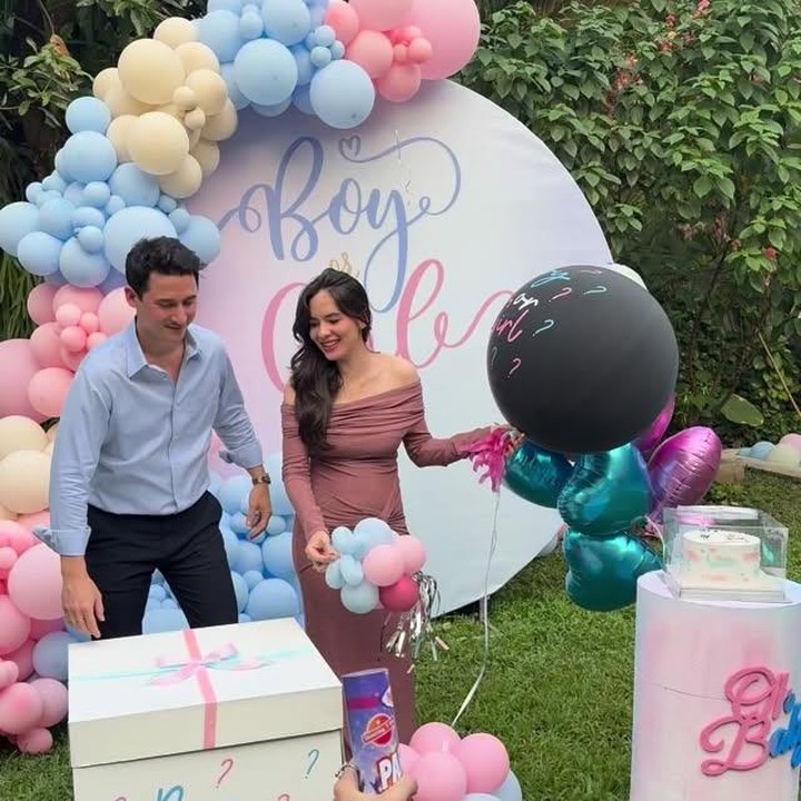 <p>Pasangan Steffi Zamora dan Nino Fernandez sebentar lagi dikaruniai anak pertama, Bunda. Baru-baru ini, keduanya mengadakan acara <em>gender reveal</em> sederhana untuk mengungkap jenis kelamin anak pertama mereka ke publik. (Foto: Instagram @@steffizamoraaa)</p>