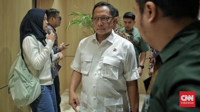 Menteri Dalam Negeri Tito Karnavian mengungkapkan keluhan kepala daerah terkait keterbatasan anggaran untuk menangani bencana banjir dan longsor di Sumatra.