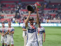 2 Bulan Bela Vancouver Whitecaps, Thomas Muller Angkat Piala