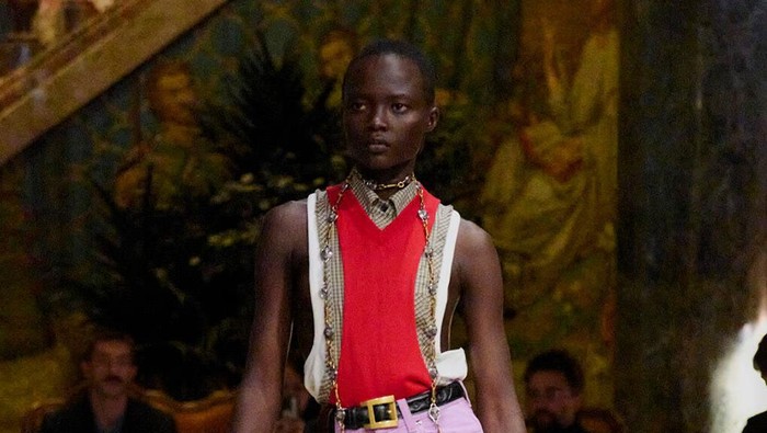 Versace Spring-Summer 2026, Koleksi Perdana Dario Vitale