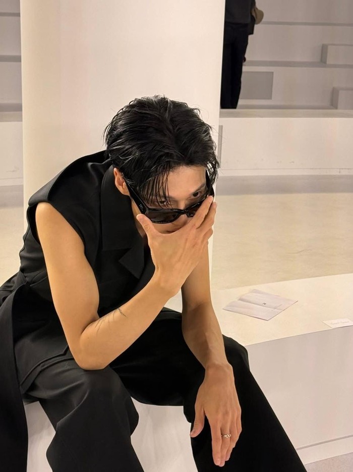 Sebelumnya, Wooyoung ATEEZ juga sempat menghadiri fashion show dari Courrèges pada September 2024 dan Maret 2025 lalu, lho./ Foto: instagram.com/wooyounggg__