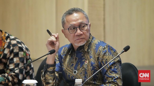 Menko Zulkifli Hasan menanggapi keputusan pencopotan Arief Prasetyo Adi dari jabatan Kepala Bapanas dan menunjuk Mentan Amran Sulaiman sebagai penggantinya.
