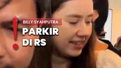 Video: Billy Syahputra Hadiahkan Mobil ke Istri, Vika Ungkap Perasaannya