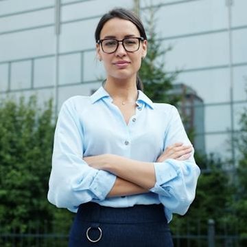 3 Cara Mengenali Orang dengan IQ Tinggi Dilihat dari Cara Berpakaian