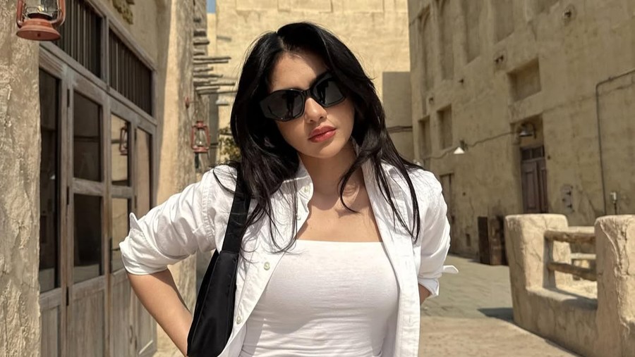 Davina Karamoy liburan ke Dubai