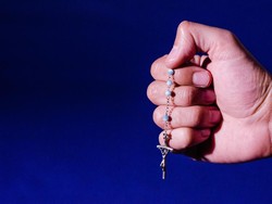 Susunan Doa Rosario Hari Sabtu, 4 Oktober 2025: Peristiwa Gembira