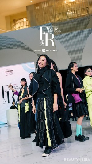 Fashion Rhapsody: True Colors in Motion