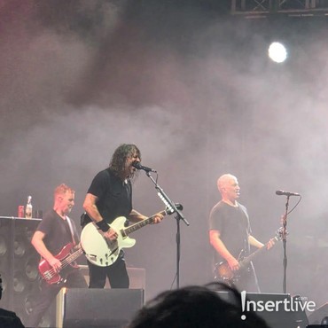 Foo Fighters Guncang Jakarta Semalam, Dentuman Energi Rock yang Tak Pernah Padam