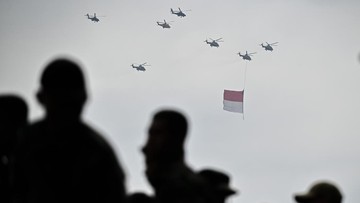 Prabowo Hadiri HUT TNI ke-80, Keliling Monas Sapa Warga Jelang Upacara