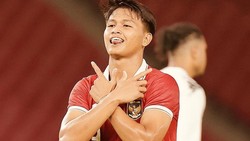 Terseret Skandal Chat Mesum ke Pegawai Hotel, 7 Potret Hokky Caraka Pemain Timnas Disorot