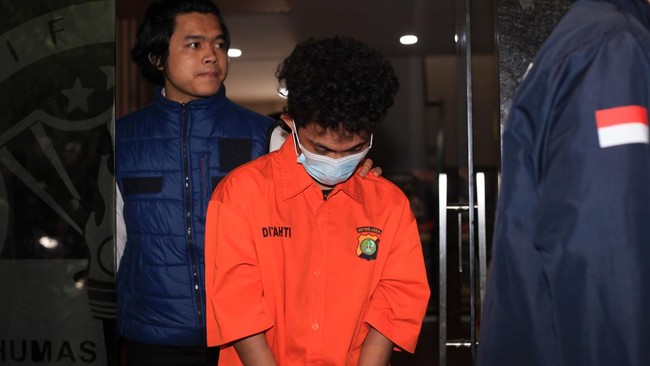 Polda Metro Jaya menyelidiki dugaan WFT (22) sebagai 'Bjorka' palsu. Penangkapan terkait peretasan data nasabah bank swasta masih dalam pendalaman.