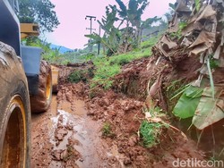 Longsor Melanda Cicalengka Bandung, Akses Jalan Sempat Tertutup