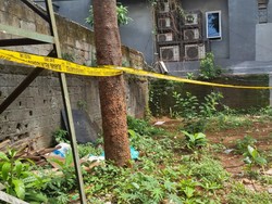 Saksi Sebut Pakaian Terapis Wanita yang Tewas di Lahan Kosong Jaksel Kotor