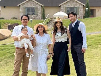 Terpopuler: Potret Family Time Kevin Aprilio & Istri bersama Orang Tua