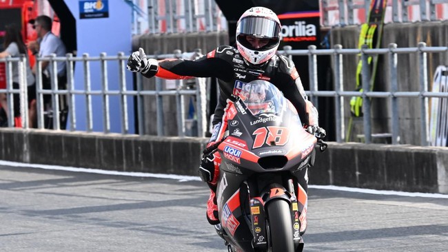 Manuel Gonzalez menjadi yang tercepat pada sesi practice Moto2 Mandalika 2025 di Pertamina Mandalika International Circuit, Jumat (3/10) siang.