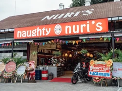 Mengenal Naughty Nuris, Tempat Kuliner Terkenal di Bali