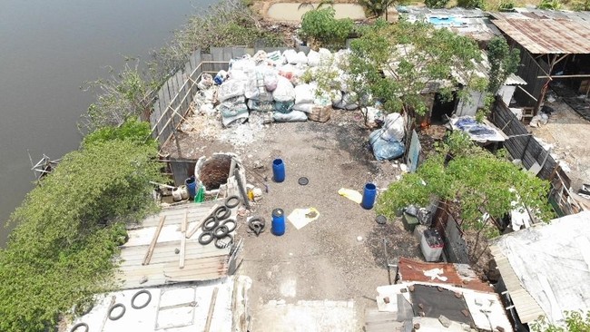 Pemerintah akan mengosongkan beberapa rumah di Cikande yang terpapar radiasi cesium-137. Pemetaan dan pembatasan gerak warga sedang dilakukan.