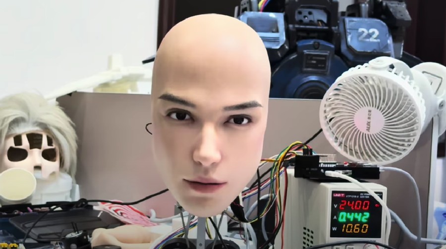 Perusahaan China merilis sebuah video yang memperlihatkan robot super mirip manusia&period; Mimik wajahnya berhasil menyerupai beragam gerakan alami manusia&period;