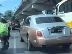 Rolls-Royce Bikin Heboh Wara-wiri Pakai Nopol Palsu, Begini Faktanya