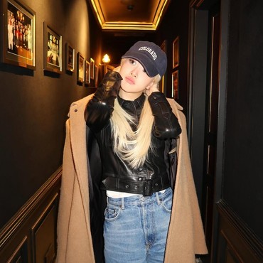 Rose BLACKPINK Buka Suara Usai Diduga Jadi Korban Rasisme di Paris Fashion Week