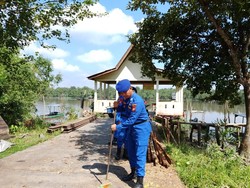 Kapal Jalur Merapat di Siak, Bawa Sembako hingga Bersih-bersih Pesisir