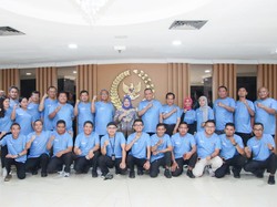 Siti Fauziah Lepas Kontingen Setjen MPR RI untuk PORNAS XVII KORPRI 2025