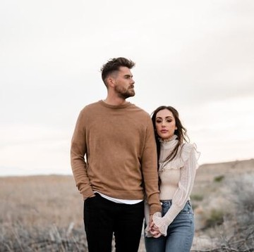 5 Tanda Kamu Terlalu Bergantung pada Pasangan