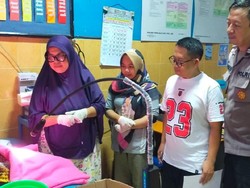 Bayi Perempuan Ditemukan dalam Kardus di Depan Masjid Panawangan Ciamis