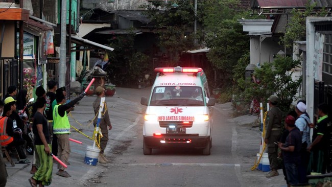 Korban Tewas Akibat Ambruk Ponpes Al Khoziny Bertambah Jadi 16 Orang Korban jiwa akibat ambruknya gedung Pondok Pesantren Al Khoziny, Buduran, Sidoarjo, bertambah jadi 16 orang.