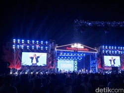 Ikut Nonton Guyon Waton, Wamenpar Ajak Penonton MotoGP Jaga Ketertiban