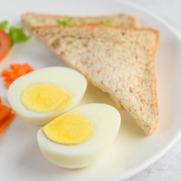 3 Waktu Terbaik Makan Telur untuk Menurunkan Berat Badan