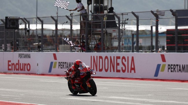 Marquez Kecelakaan Brutal, Pereira Menang TKO 80 Detik Marc Marquez mengalami kecelakaan brutal di Pertamina Grand Prix of Indonesia dan Alex Pereira menang TKO 80 detik di UFC 320 jadi berita terpopuler olahraga.
