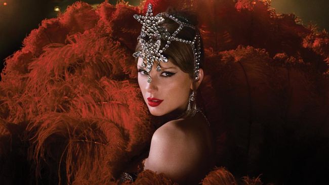 Lagu pembuka album The Life of a Showgirl, The Fate of Ophelia, memecahkan rekor sebagai lagu dengan jumlah streaming terbanyak dalam sehari di Spotify.