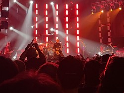 The Smashing Pumpkins di Jakarta: Gak Banyak Basa-basi, Aksi Panggungnya Gila!