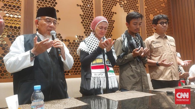Wanda Hamidah dan Fatur Rohman berbagi pengalaman berlayar menuju Gaza dengan Global Sumud Flotilla. Meski gagal, mereka bertekad melanjutkan misi kemanusiaan.