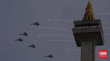 FOTO: Atraksi Udara Peringatan HUT ke-80 TNI