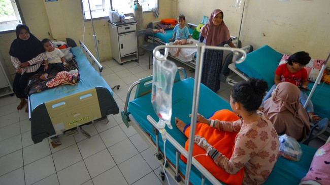 Kemenkes Buka Hotline Pengaduan Keracunan MBG Kementerian Kesehatan buka hotline untuk keracunan program Makan Bergizi Gratis. Segera hubungi 119 jika mengalami indikasi keracunan.