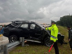 Fortuner Kecelakaan hingga Ringsek di Tol Bangkinang Riau, 3 Orang Terluka