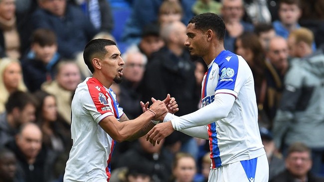 Crystal Palace kehilangan status tak terkalahkan musim ini setelah kalah dari tuan rumah Everton dalam laga Liga Inggris di Goodison Park, Minggu (5/10).