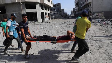 FOTO: Israel Masih Serang Gaza Meski Hamas Sebut Siap Gencatan Senjata