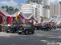 Parade Alutsista Meriahkan HUT TNI ke-80 di Medan