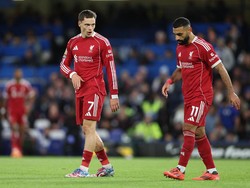 Neville: Lini Serang Liverpool Nggak Berguna