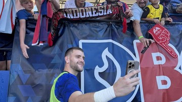 Update Eksklusif Olahraga CNN : Netizen Heboh Paes dan Joey Disebut Selangkah Lagi ke Persib