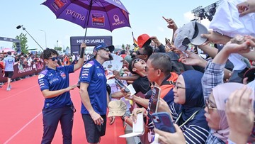 Berita Olahraga Terkini CNN Sport : Hero Walk MotoGP Mandalika 2025: Marini dan Miller Paling Royal