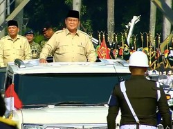 Naik Maung, Prabowo Tiba di Monas untuk Pimpin Upacara HUT ke-80 TNI