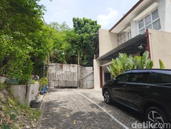 Heboh Warga Semarang Blokir Jalan Kampung Pakai Seng gegara Lagi Bangun Rumah