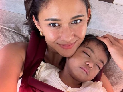 Terpopuler: Momen Hangat Nana Mirdad bersama Baby Kira