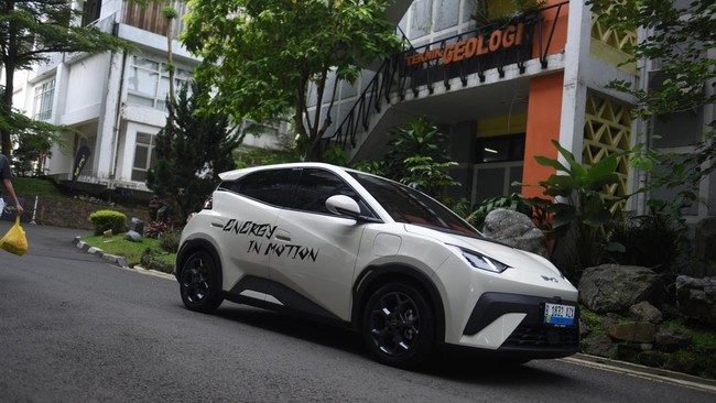 BYD Motor Indonesia mulai memperkenalkan sejumlah teknologi mobil listrik ke lingkungan universitas di Indonesia.