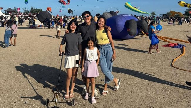 5 Potret Terbaru Cici Panda Bareng Keluarga yang Kini Tinggal di Bali