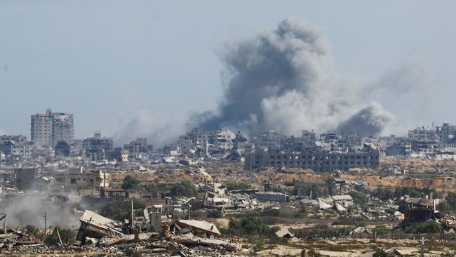 Israel menggempur secara membabi buta Gaza, Palestina pada Minggu (5/10) saat negosiasi gencatan senjata akan dimulai di Mesir.